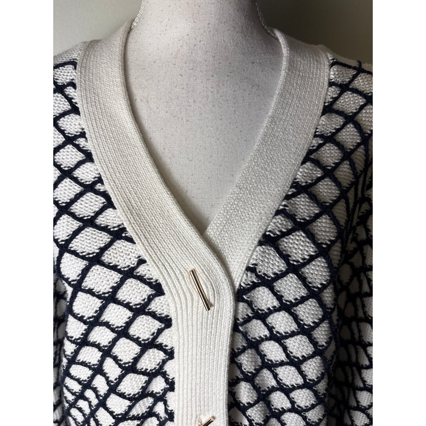 Marie Oliver Navy and WHite Diamond Stich V Neck Cardigan Sweater Sz XS