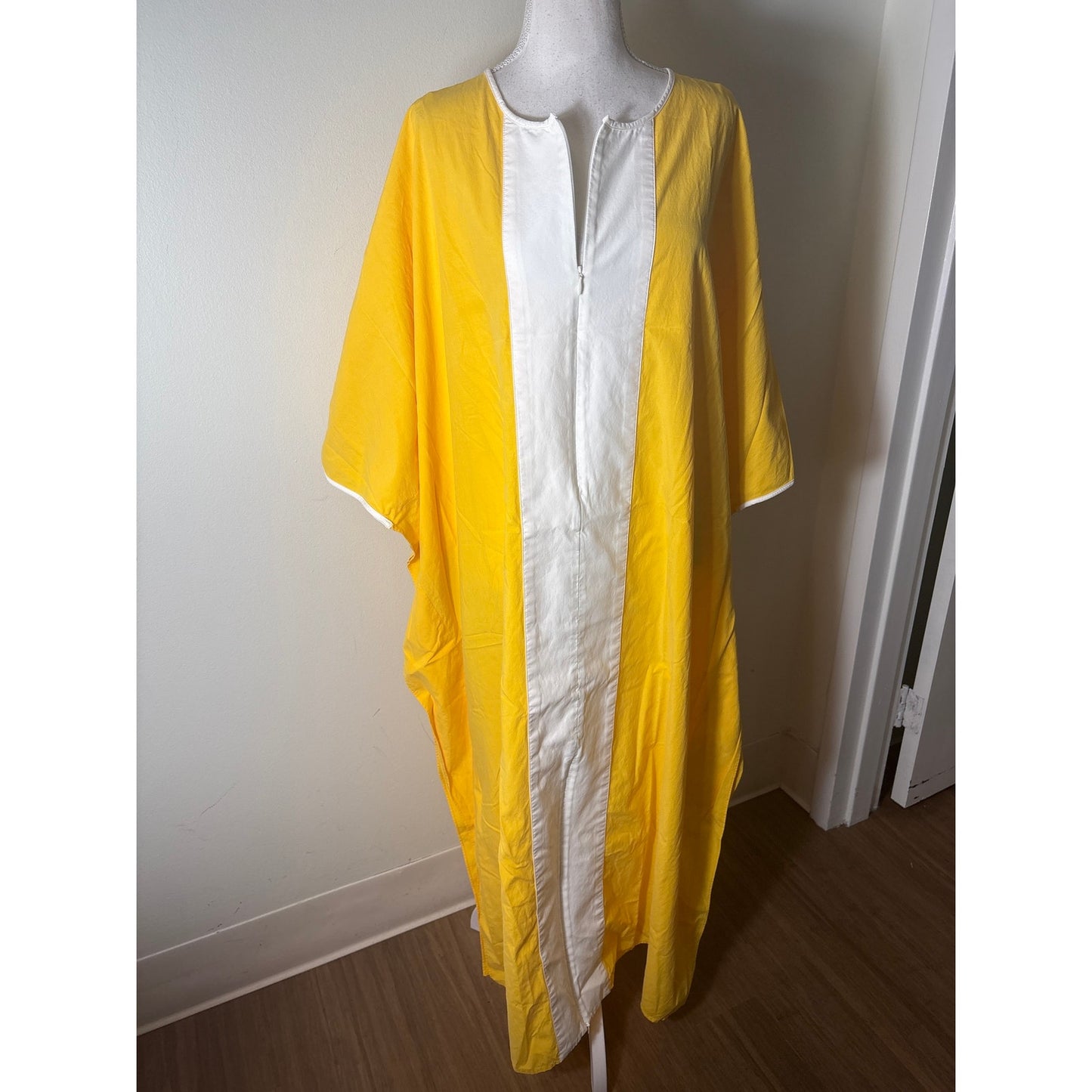Tuckernuck Yellow and White Zip Front Kaftcan Sz M/L