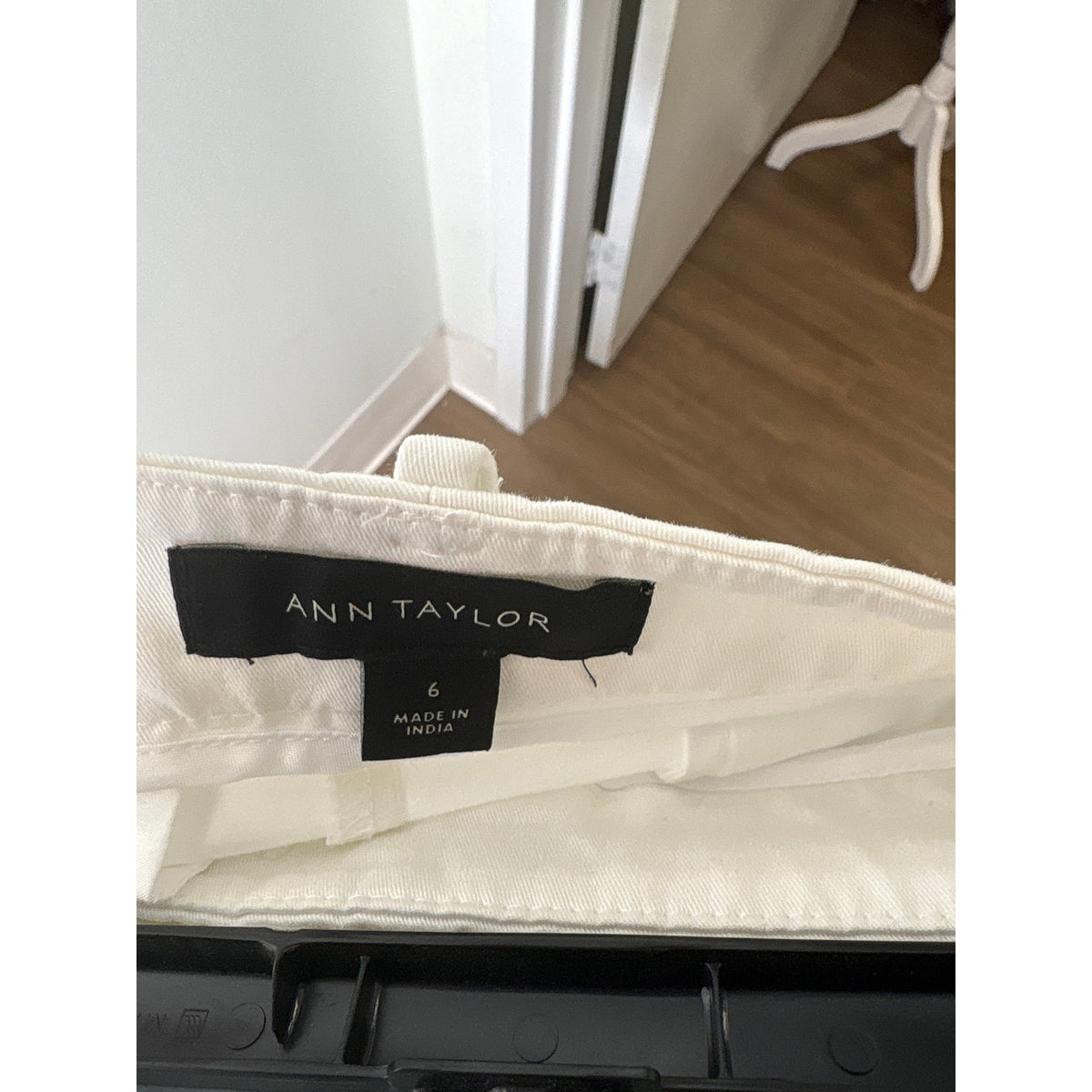 Ann Taylor Cotton White Short Shorts Sz 6