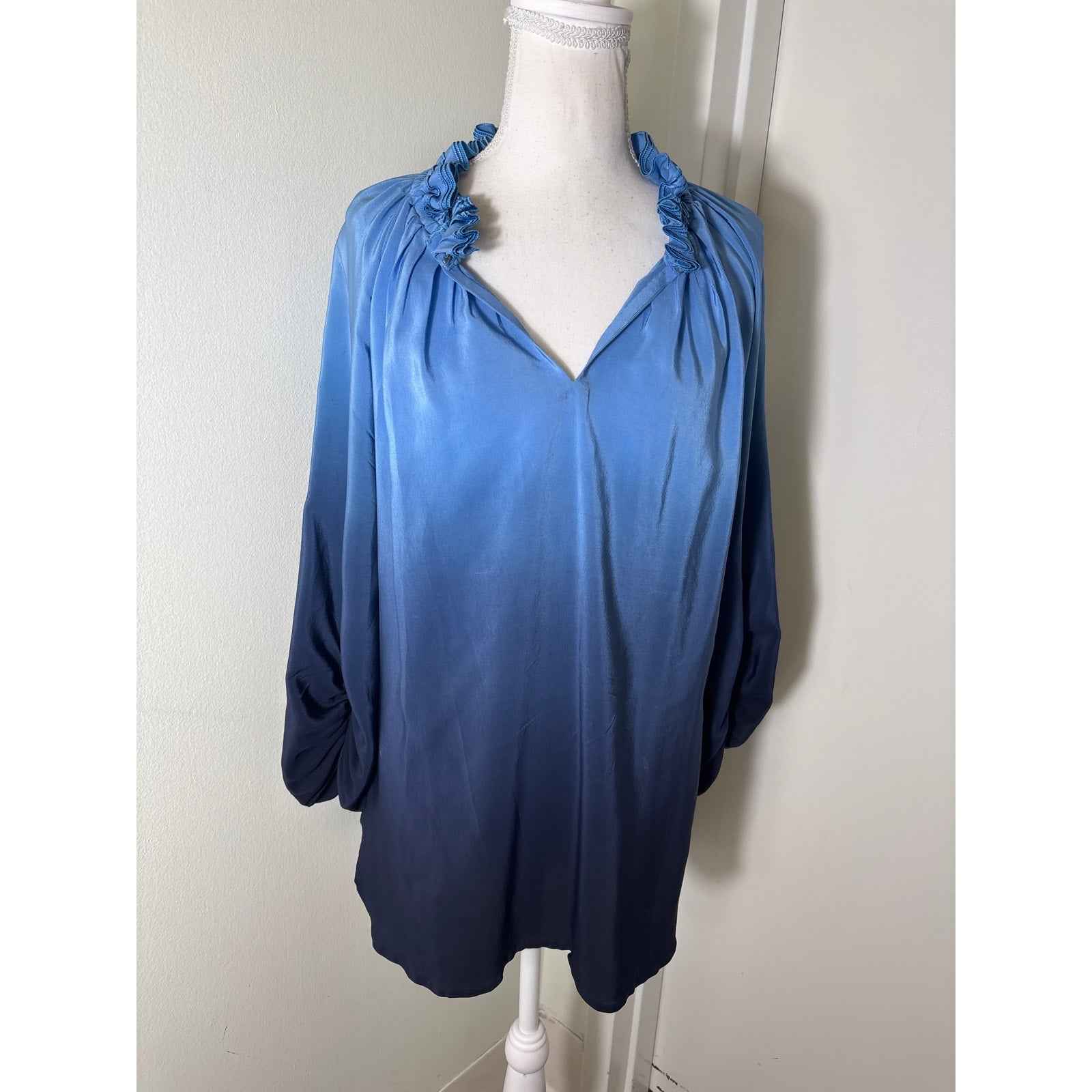 Rungolee Blue Ombre Blouse Sz M