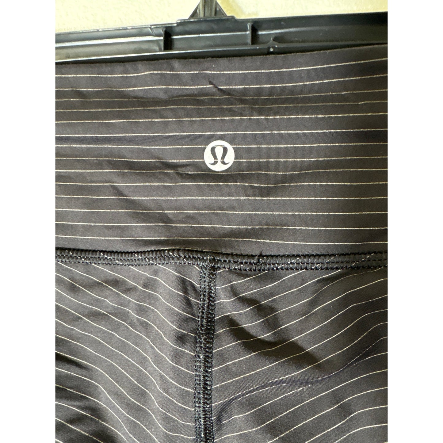 Lululemon Black and White Stripe Leggnings Sz 8