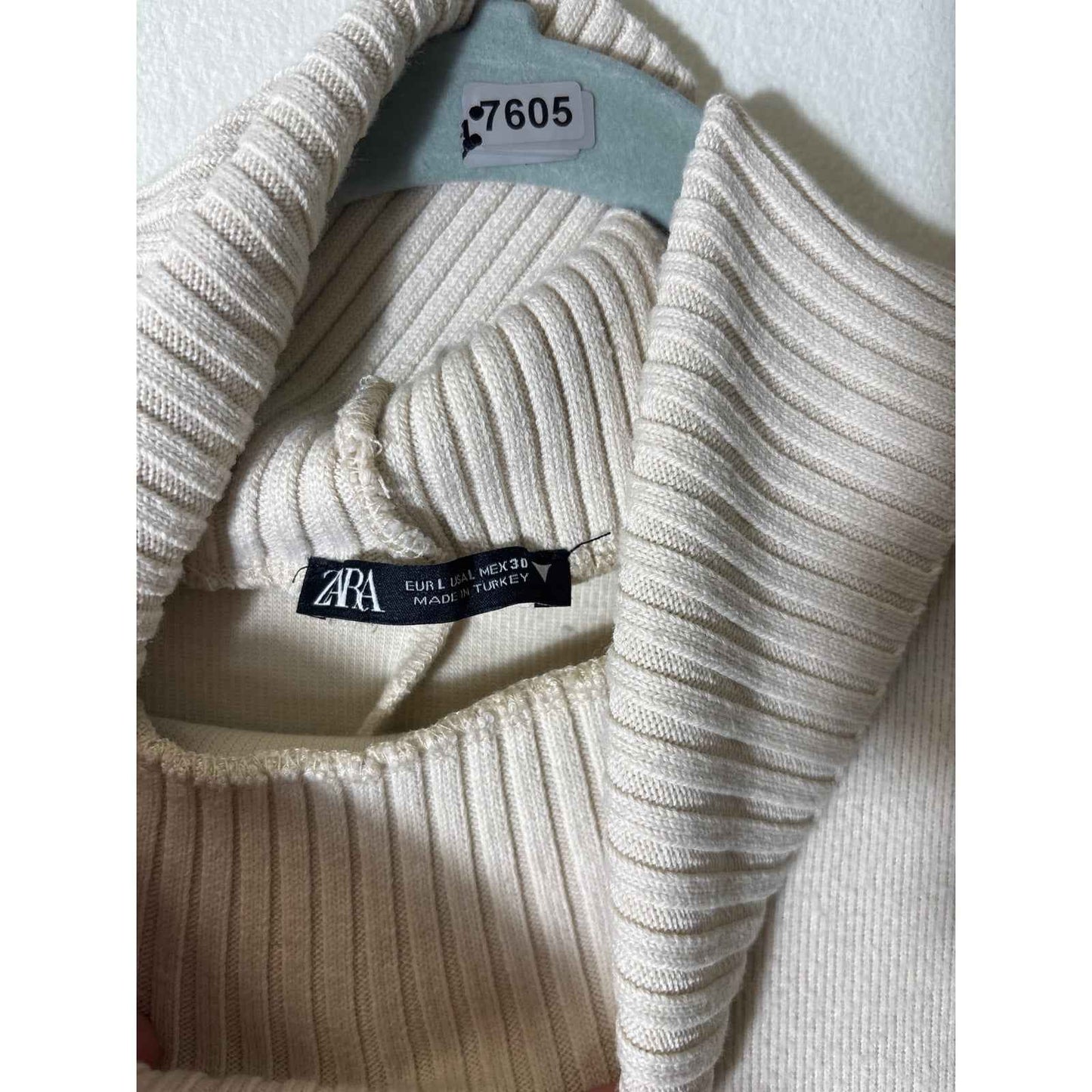 Zara Bone White Sleeveless Mock Sweater Sz L