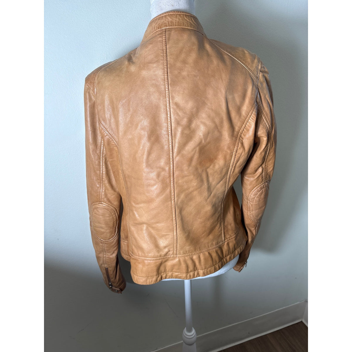 Overland Camel Colored Long Sleeve Cropped Style Leather Jacket Sz M