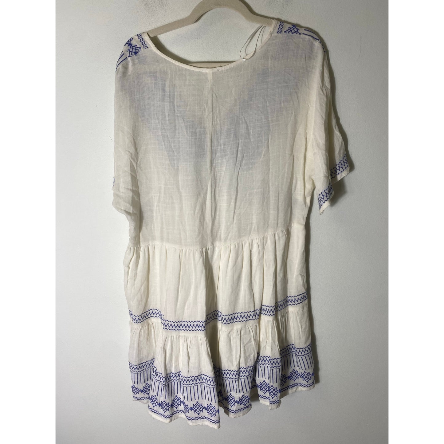 En Creme White Blue Embroidered Short Sleeve Knee Length Dress Sz M