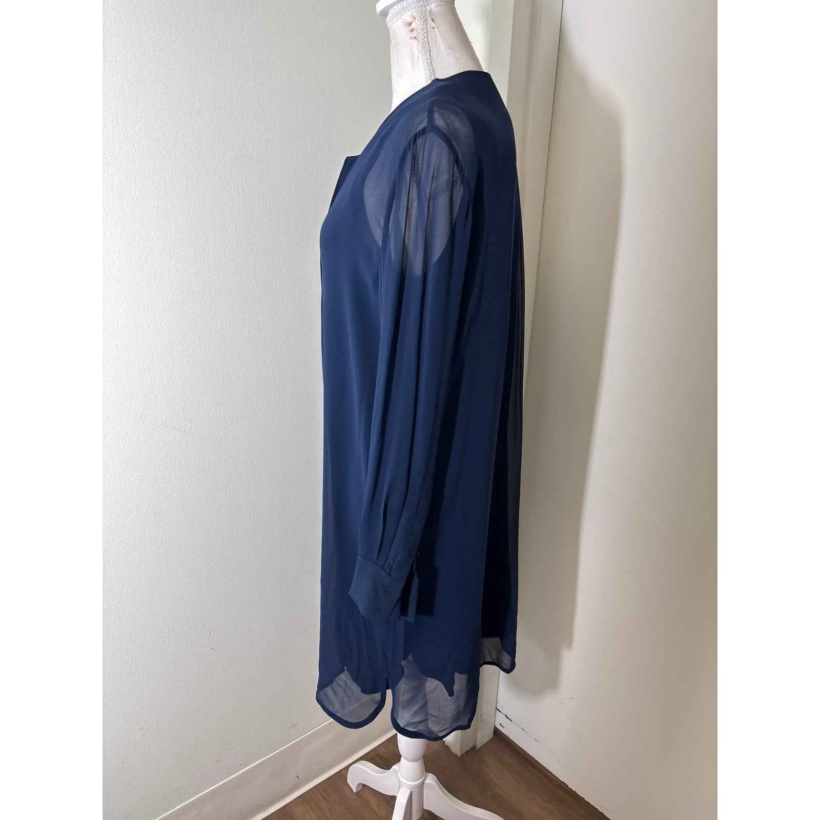 Vince Navy Blue Long Sleeve V-Neck Knee Length Dress Sz 10