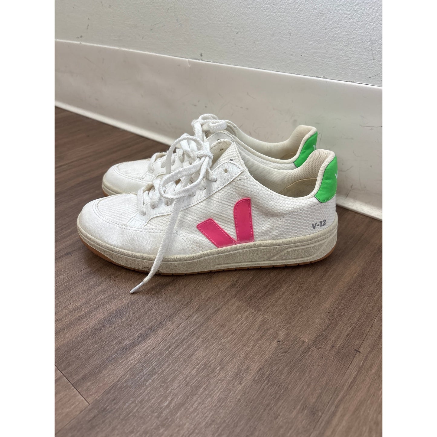Veja White Pink Lace Up Tennis Shoe Sz 9