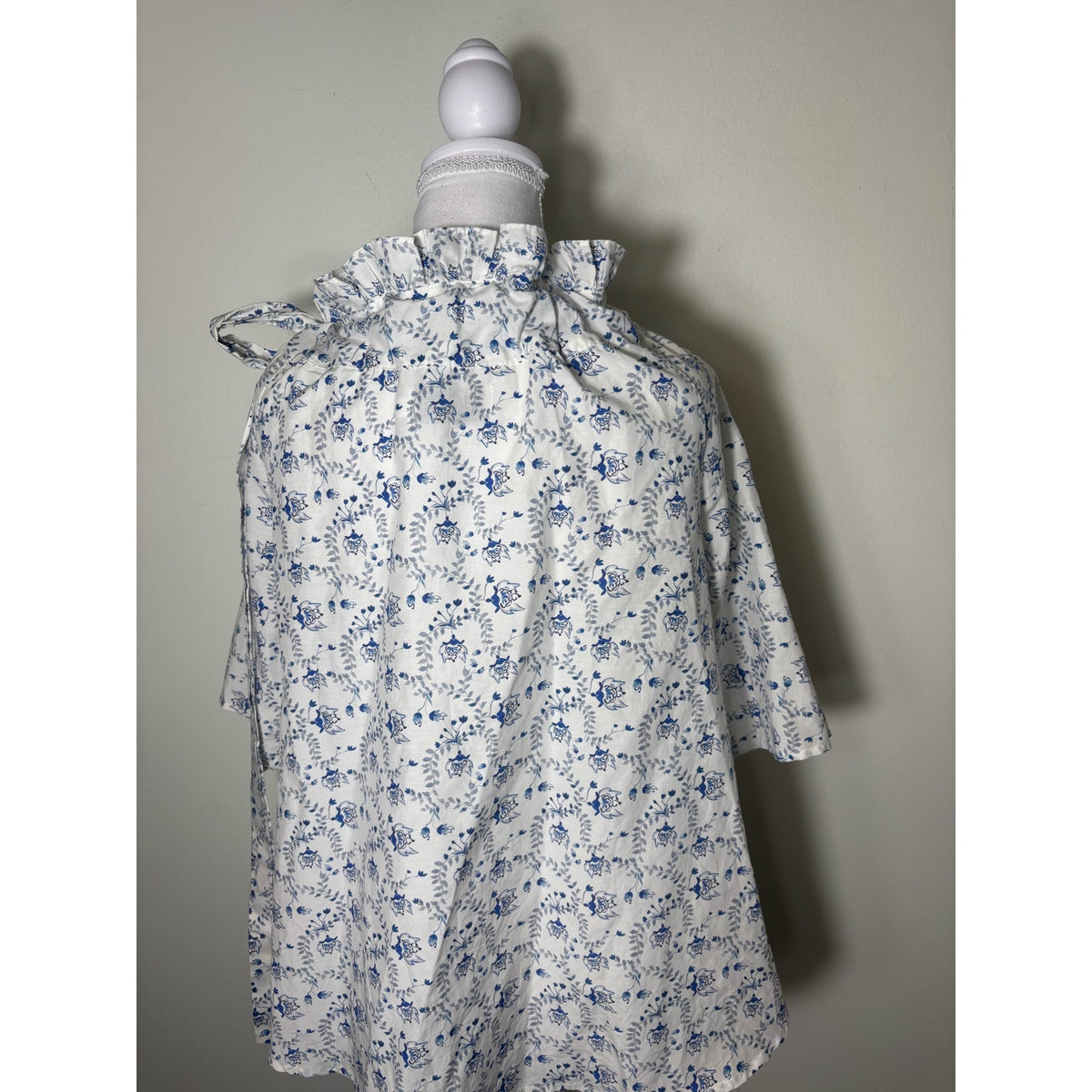 Never A Wallflower Blue White Floral 3/4 Sleeve Cotton Blouse Sz S