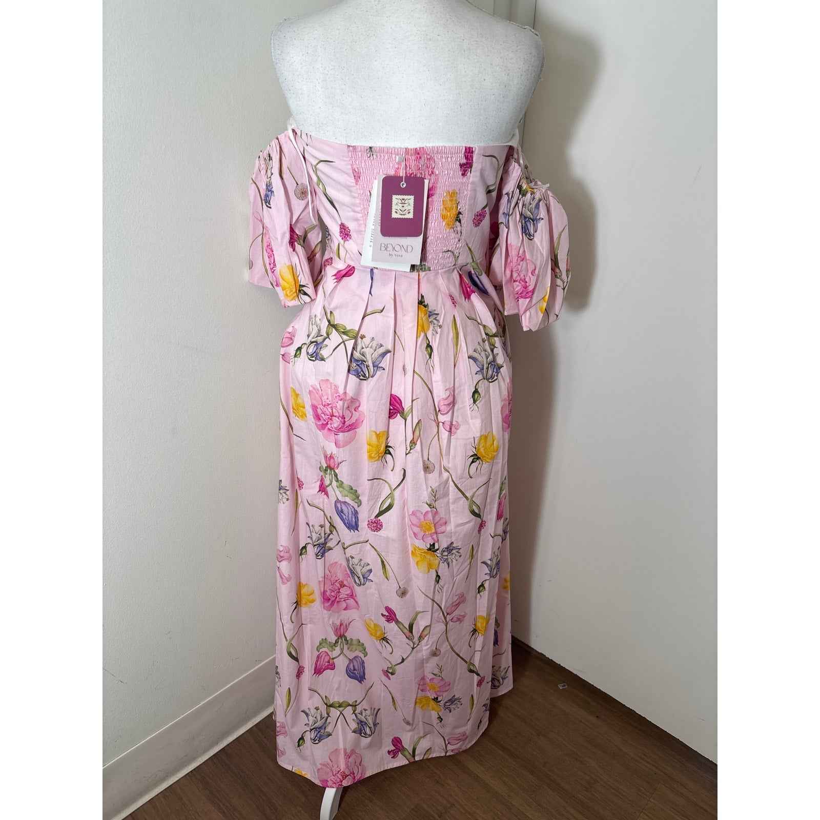 NWT Beyond by Vera Pink Floral Maxi Dress Sz S