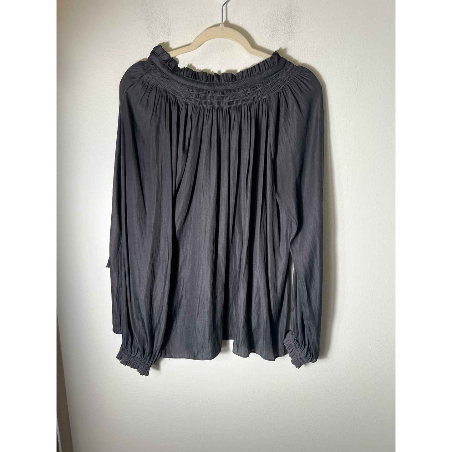 Womens Musturd Seed Gray V-Neck Blouse Sz M