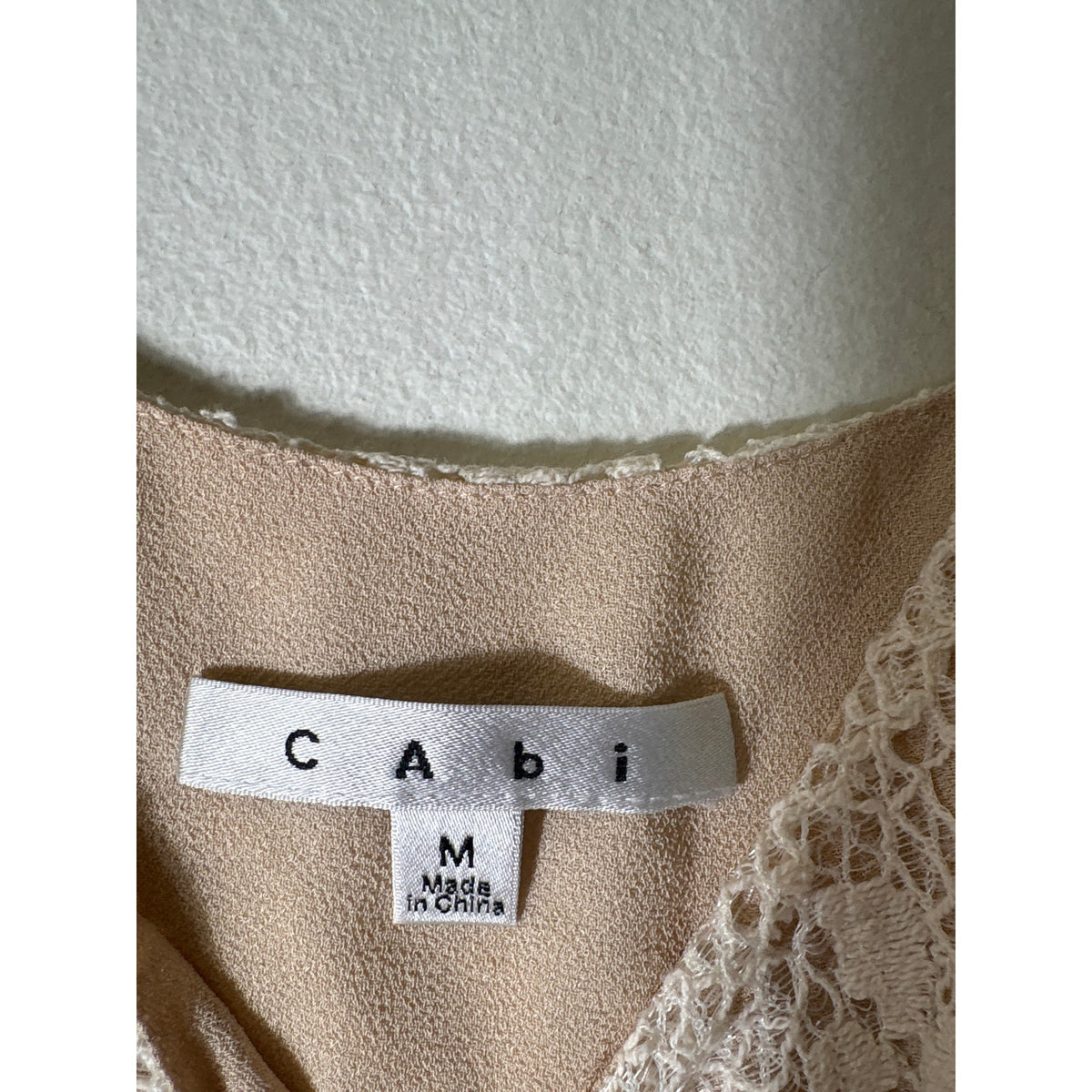 Cabi Off White Lace Sleeveless Layered Top Sz M