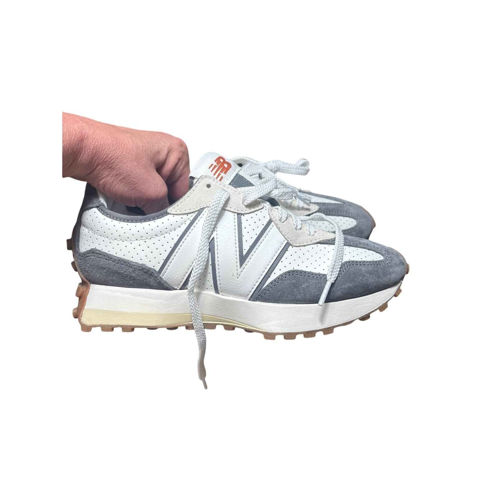 NWOB New Balance 327 MS327PJ Retro White and Gray Sz 8.5