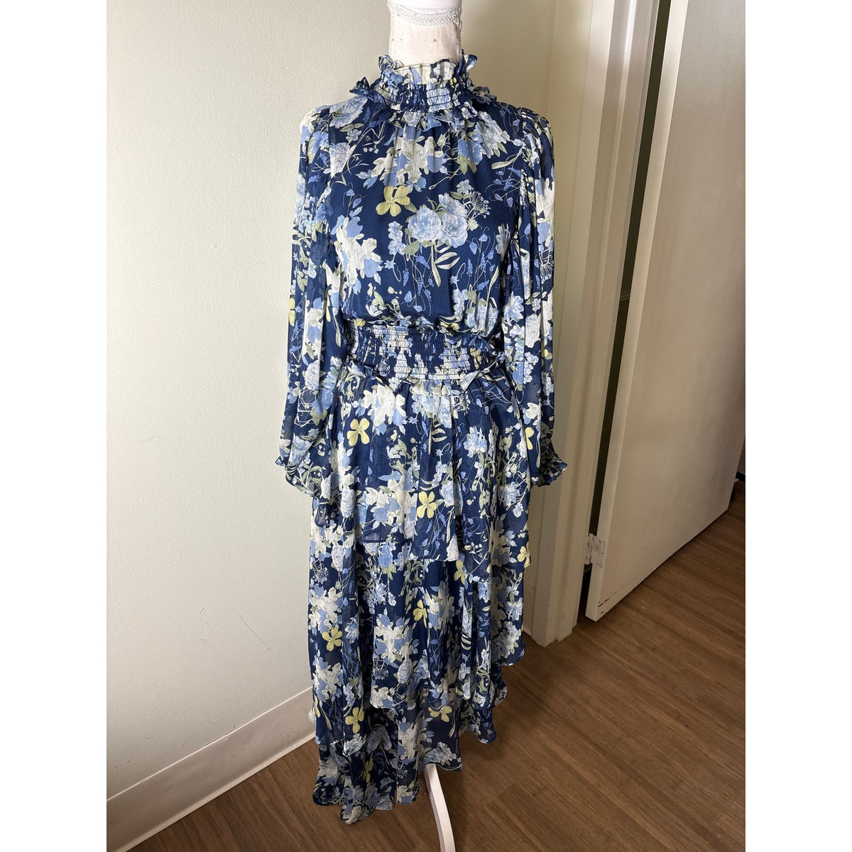 Elliatt Navy Blue Floral Long Puff Sleeve High Neck Layered Dress Sz M