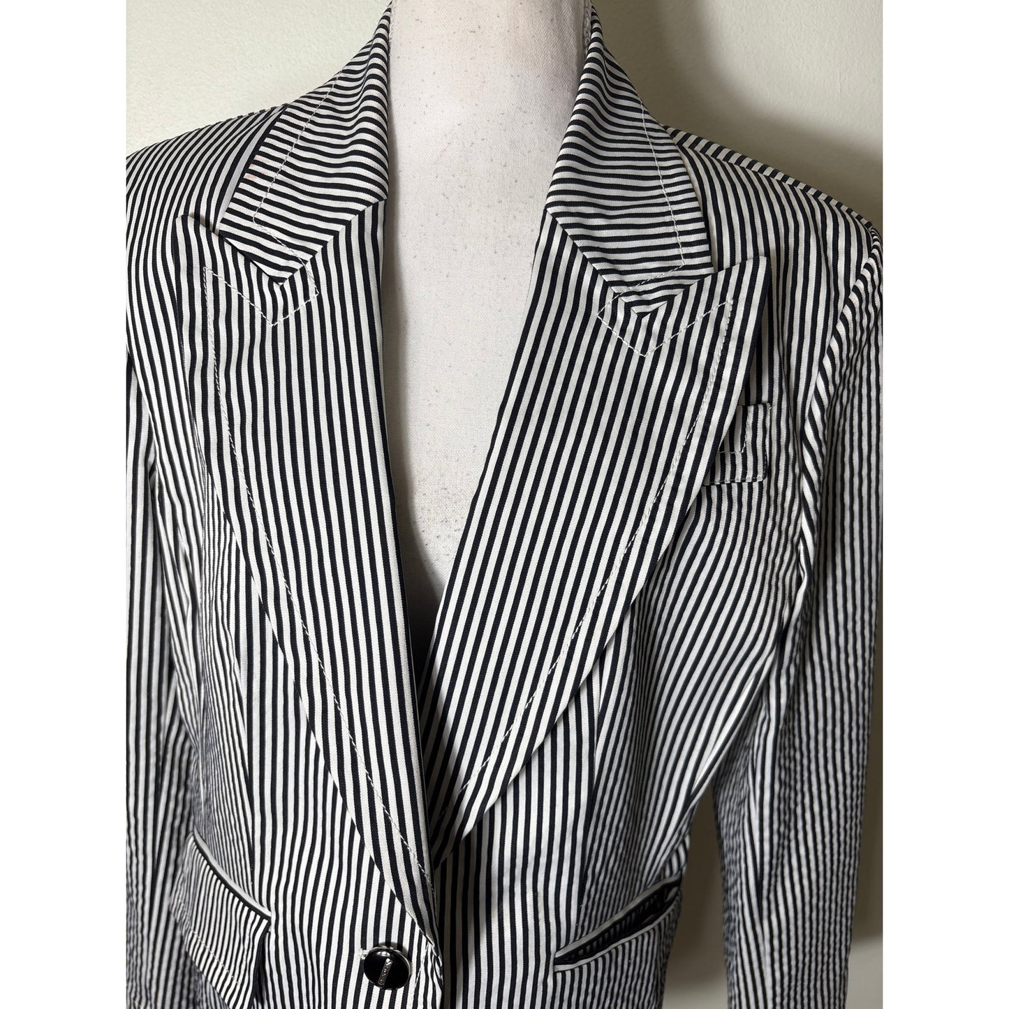 St. John Black and White Stripe Long Sleeve Blazer Sz 14