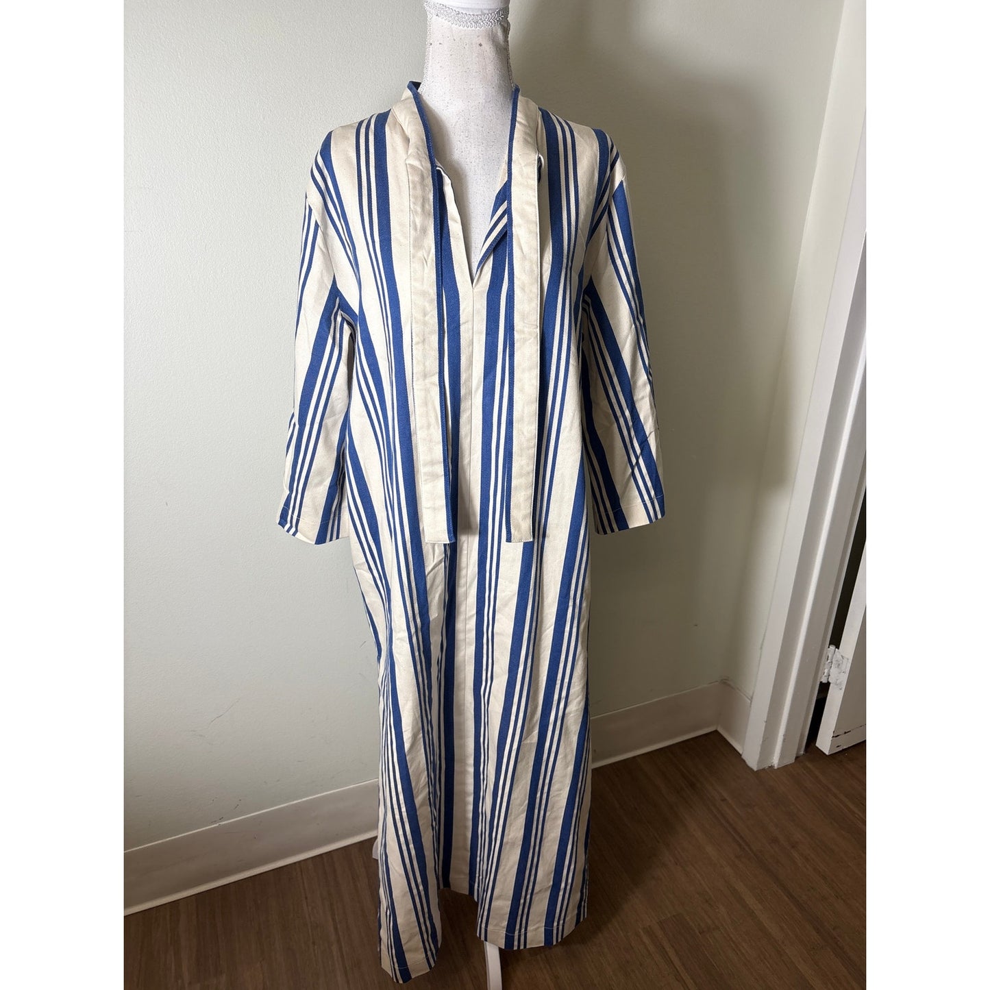 NWT Tuckernuck Blue and Cream Caftan Dress SZ L