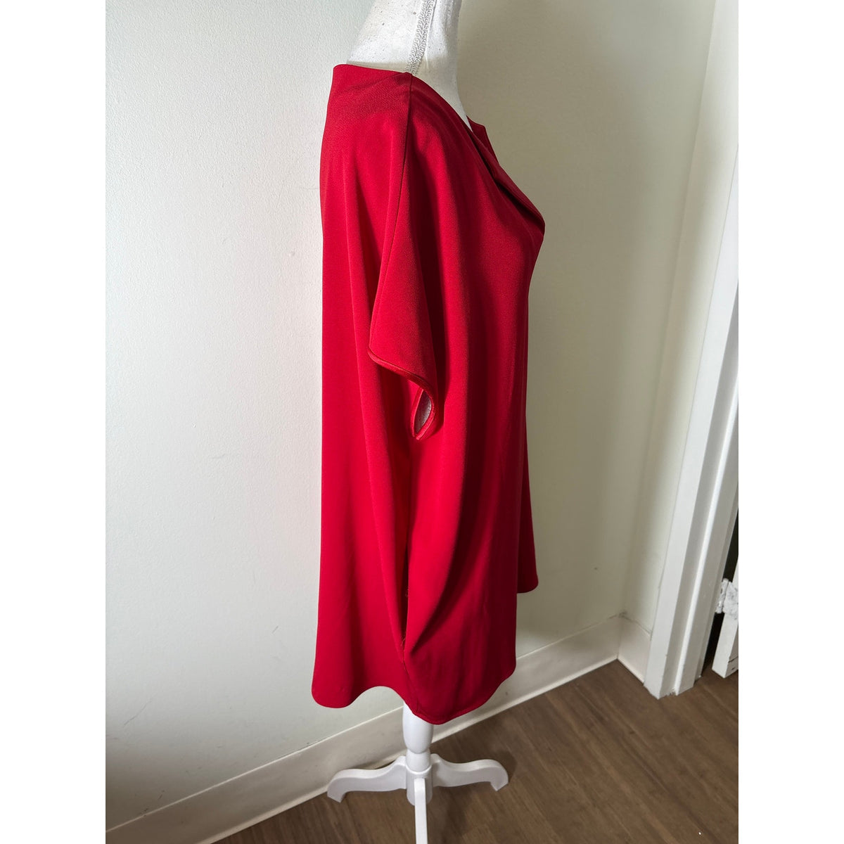Diane von Furstenberg Classic Red Cap Sleeve V-Neck Dress Sz M