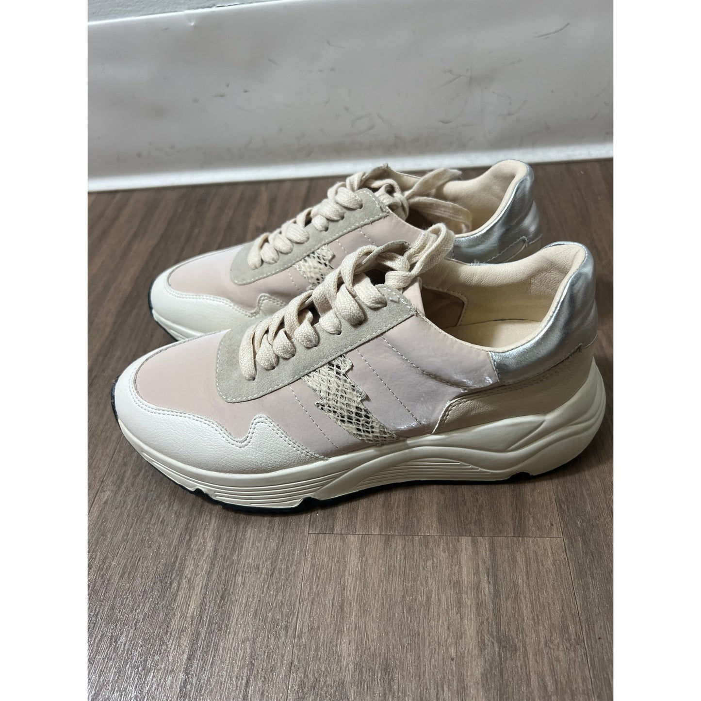White Raven Sneakers Sz 7