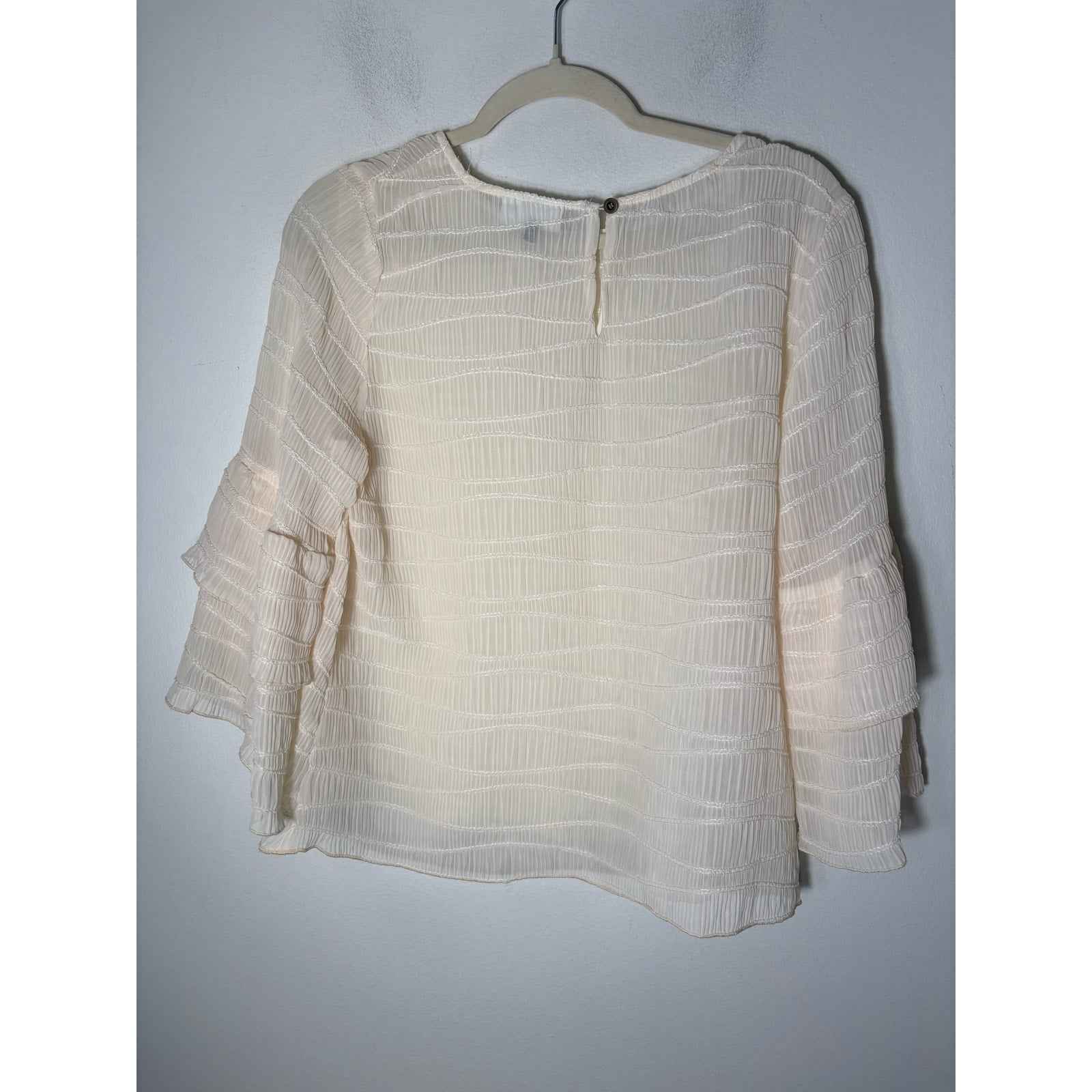 Waverly Grey Beige Smocked 3/4 Sleeve Top Sz M