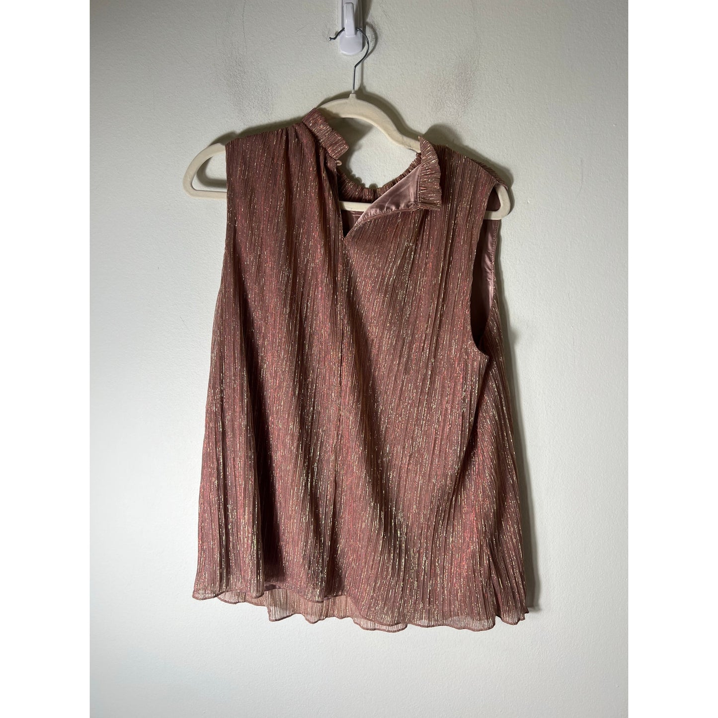 Eri + Ali Blush Shimmery Sleevelss Ruffle Neckline Top Sz L