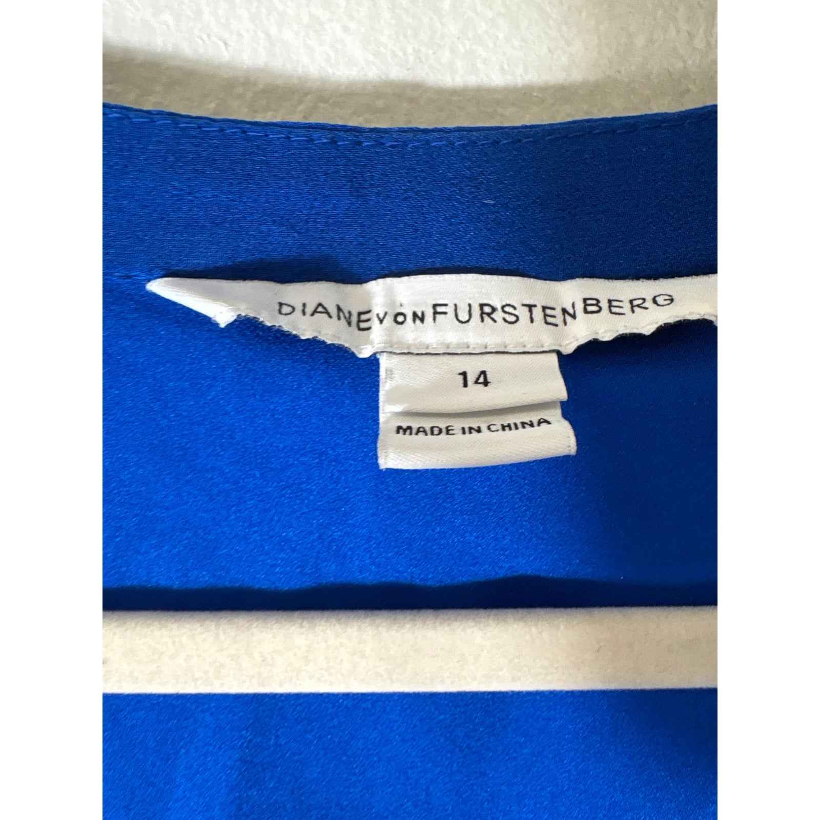 Diane Von Furstenberg Vintage Blue V-Neck Special Occasion Cape Dress Sz 14